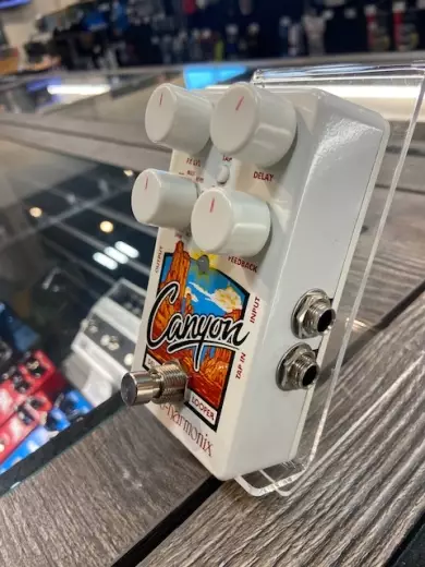 Store Special Product - Electro-Harmonix - CANYON